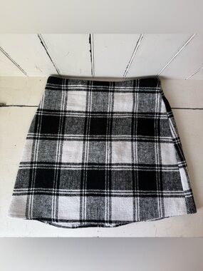 SHEIN Black & White Plaid Mini Skirt